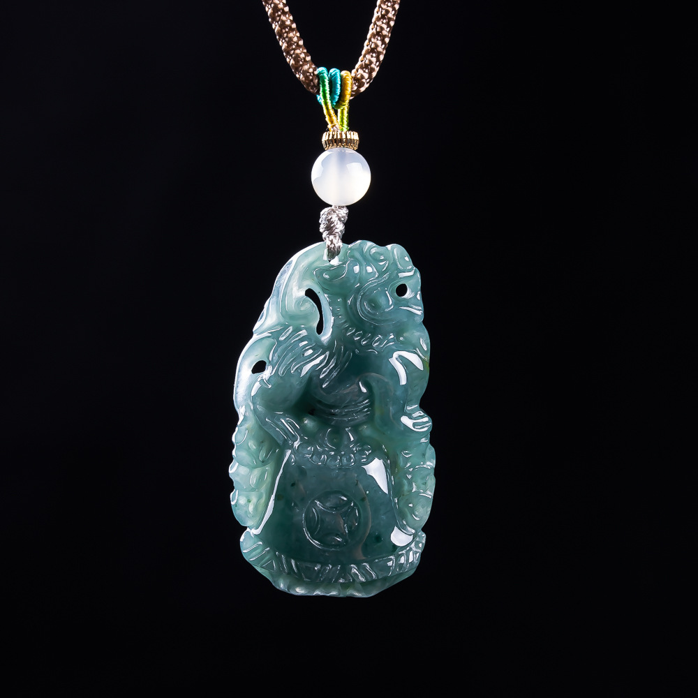 Burmese Jadeite Pixiu Pendant  - огляд і ціна Vintage Necklace